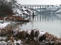 Зимний Днепр и арочный мост