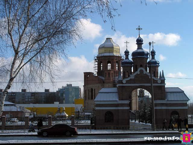 Строящаяся церковь Св. Николая на Бабурке