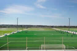 Салоу   , сертифицированный в 2013 году, позиционируется как идеальное место для футбола