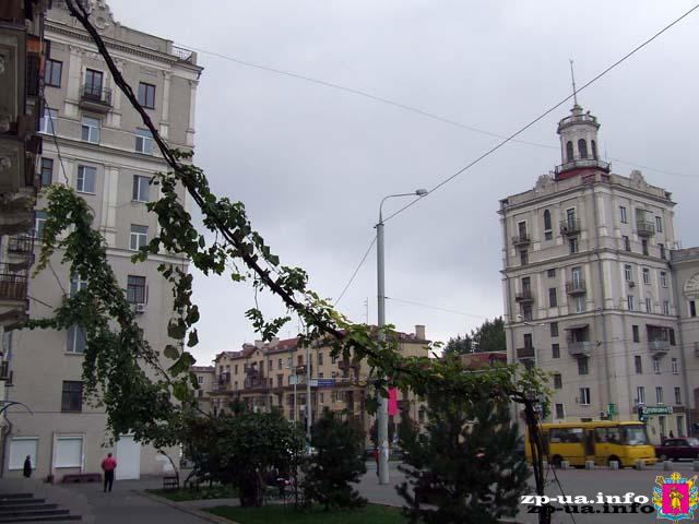 На площади Поляка